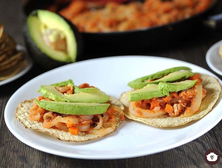 Tostadas de tinga de atún
