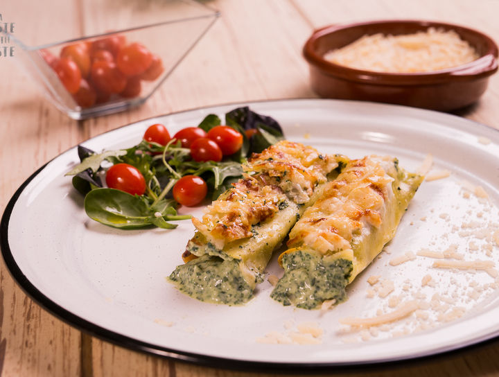 Canelones en salsa de yogurt