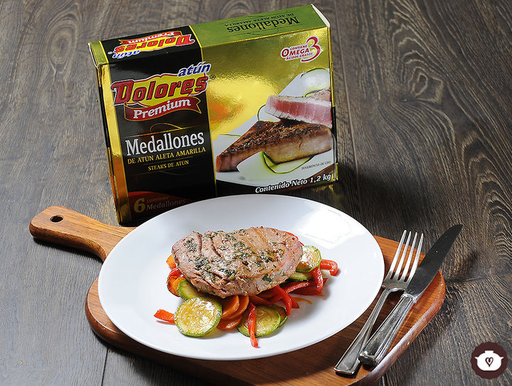Medallón de atún Dolores con verduras