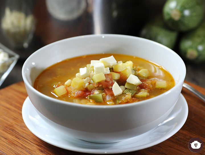 Sopa de calabacitas con elote