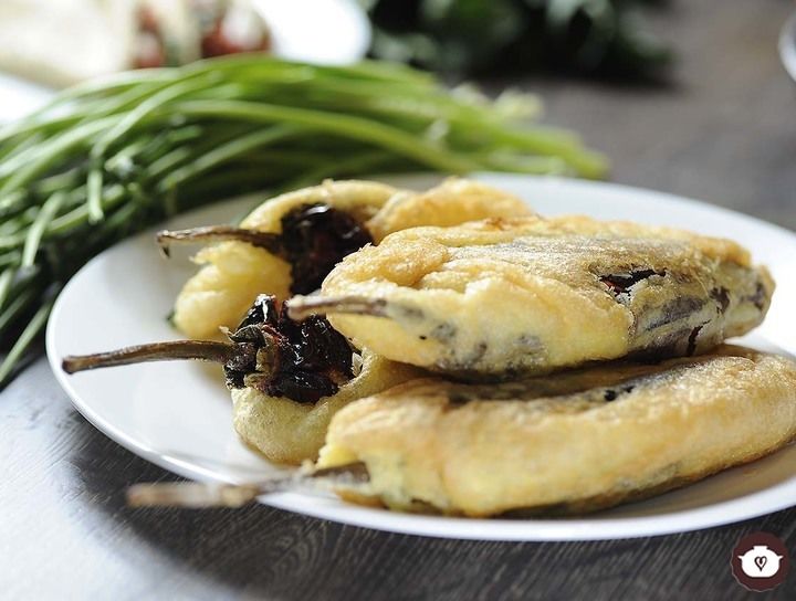 Chile ancho relleno capeado