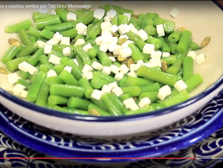Ensalada de ejotes y pepitas verdes