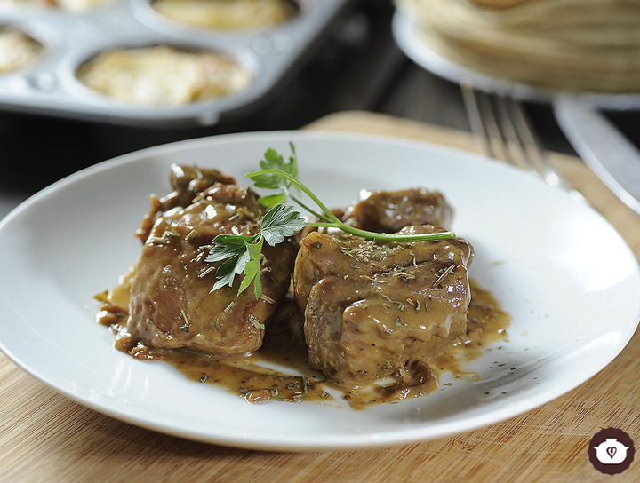 Costilla de puerco en salsa de miel y mostaza