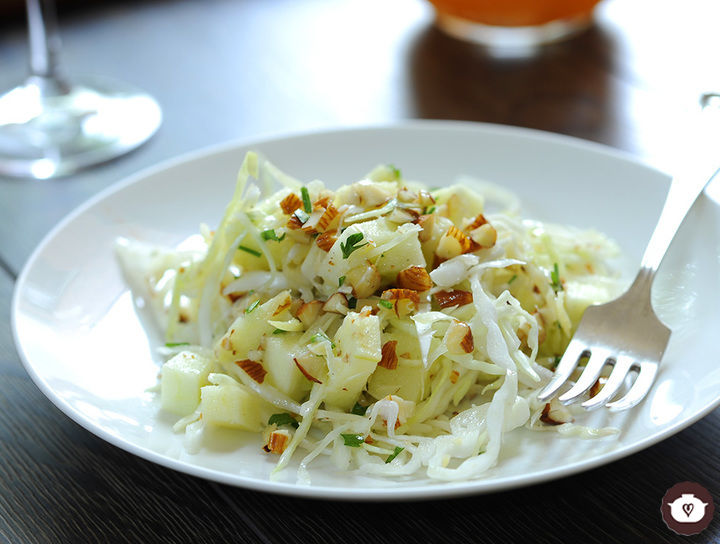 Ensalada de manzana verde con repollo