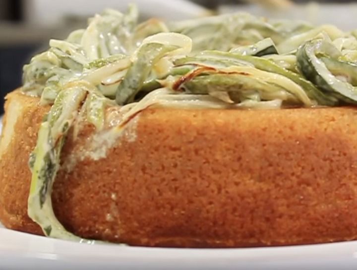 Pastel de elote con rajas de chile poblano