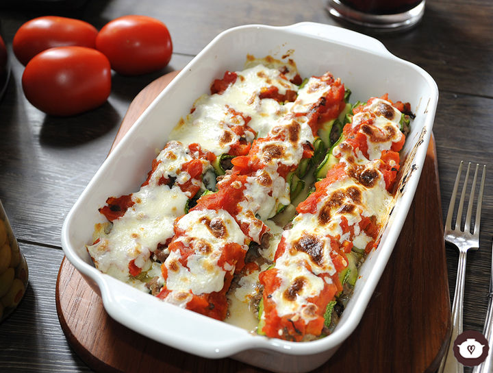 Rollitos de calabacita con carne gratinados