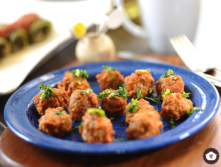 Bolitas de carne molida enchipotladas