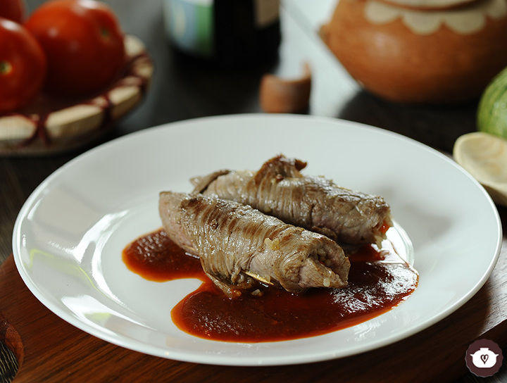Bistec de res relleno de arroz