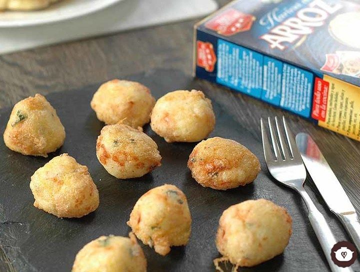 Esferas crujientes de arroz con jamón y queso