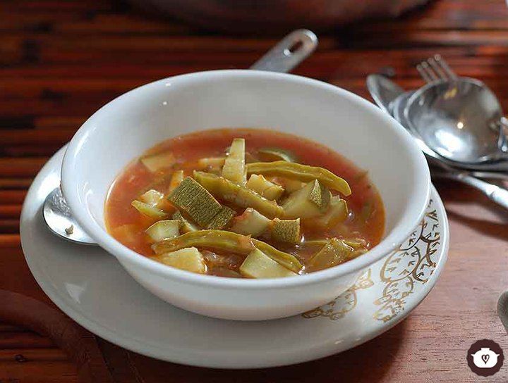 Receta Sopa de elote con nopales | CyC Receta Sopa de elote con nopales | CyC