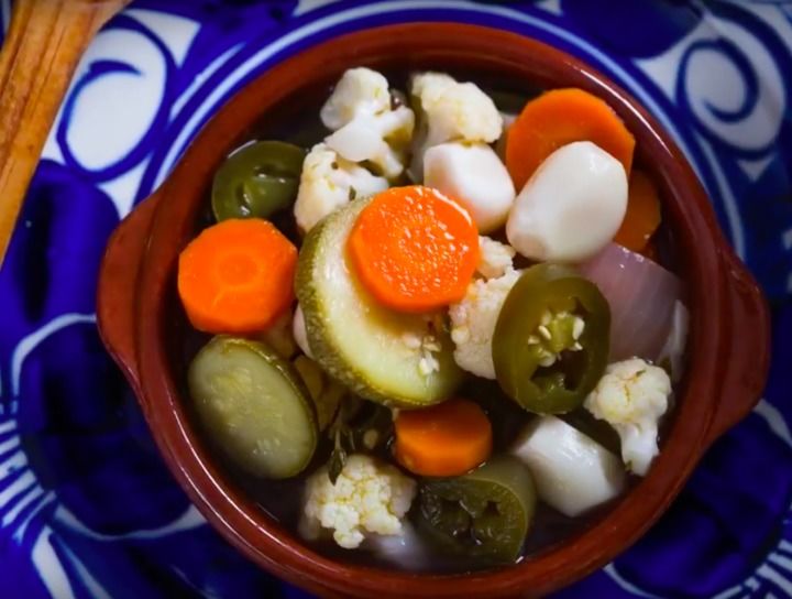 Chiles en escabeche