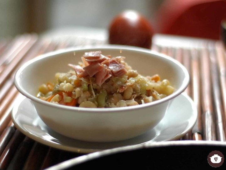 Sopa de alubias con pasta