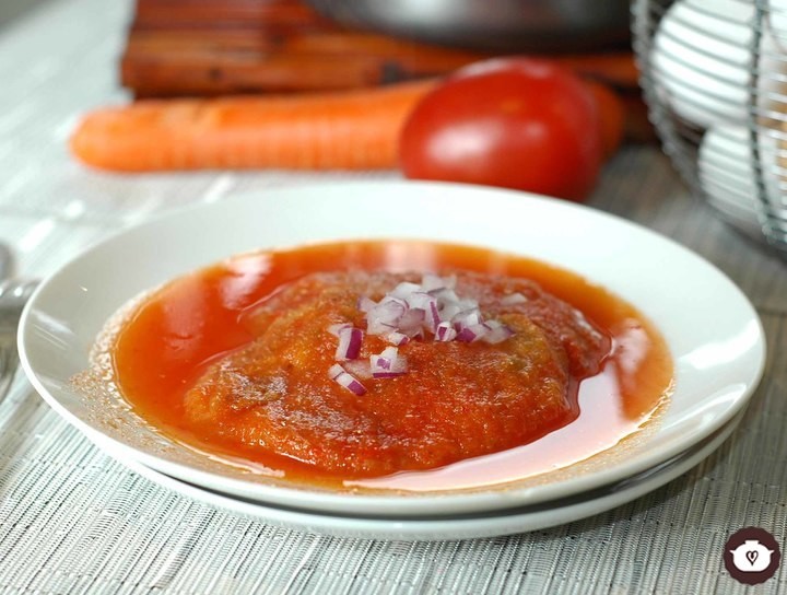 Tortitas de nopal con queso en salsa de chile morita