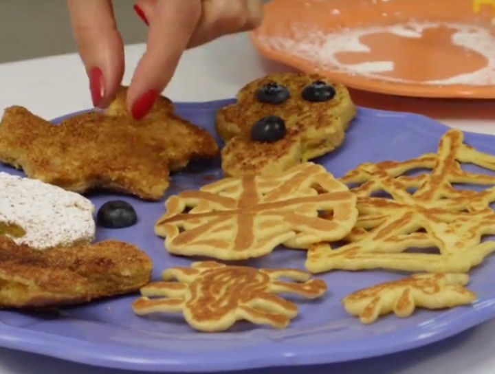Hot cakes y pan francés para halloween