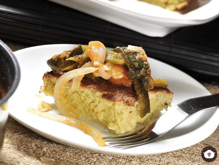 Torta salada de elote con rajas de chile poblano