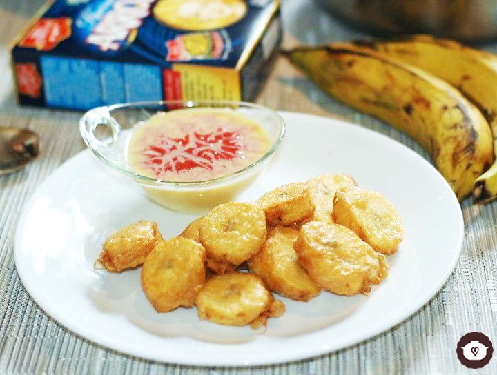 Plátanos fritos con salsa de tres leches y fresas