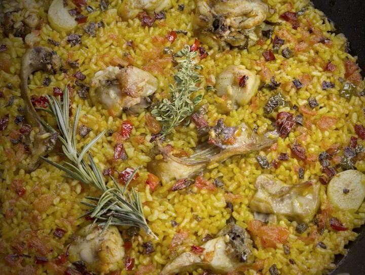 Arroz seco con conejo