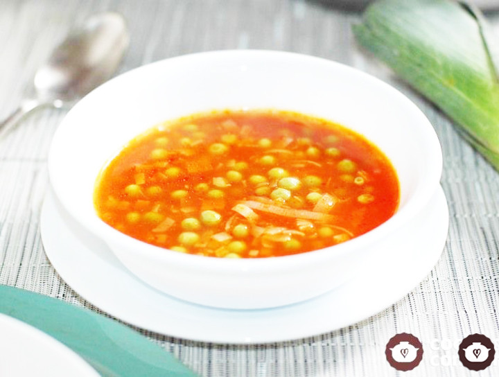 Sopa de chícharos con poro