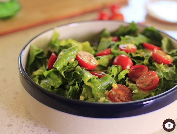 Ensalada con aderezo de mostaza