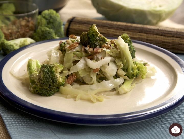 Ensalada de col con brócoli