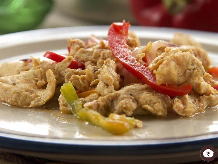 Pollo con pimientos a la paprika