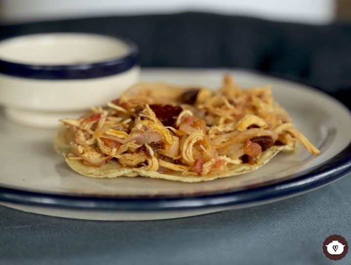 Tostadas de tinga de pollo
