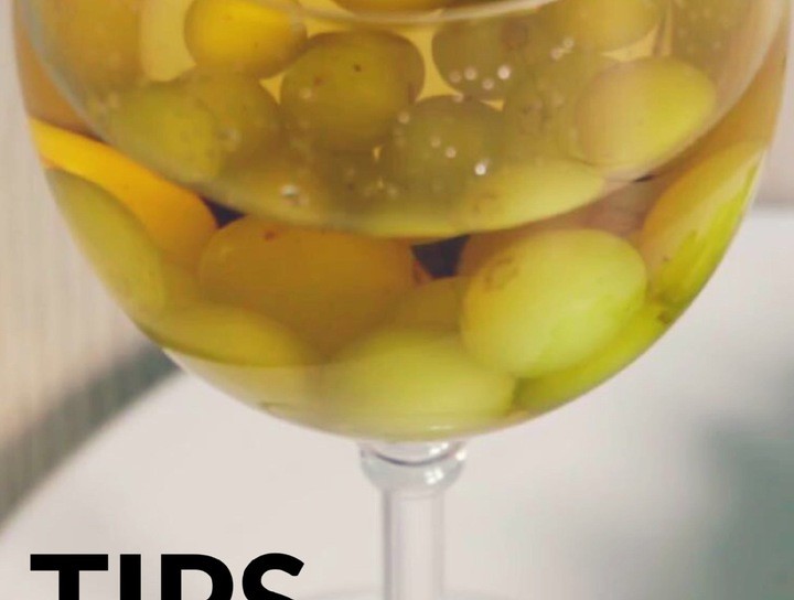Tips de cocina.- Cómo conservar frío el vino blanco