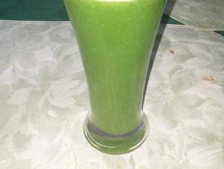 Agua de espinacas con piña