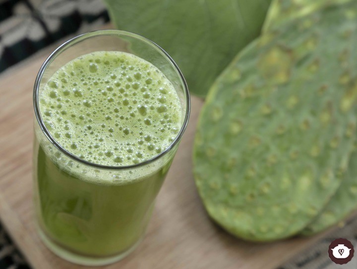 Agua fresca de nopal con hoja santa y limón sin azúcar