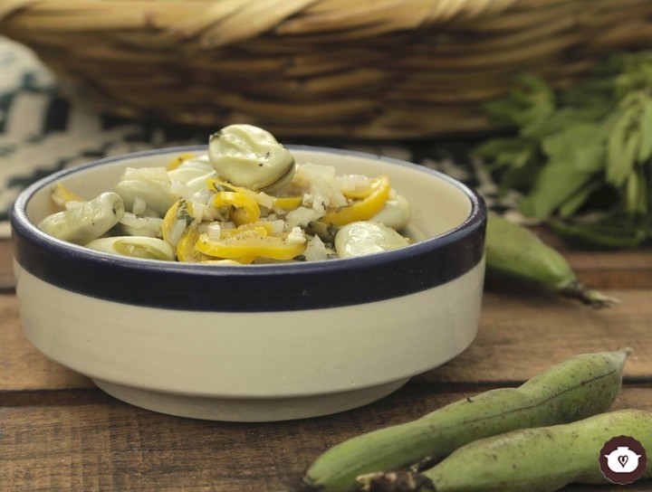 Habas con chile manzano o habas bravas