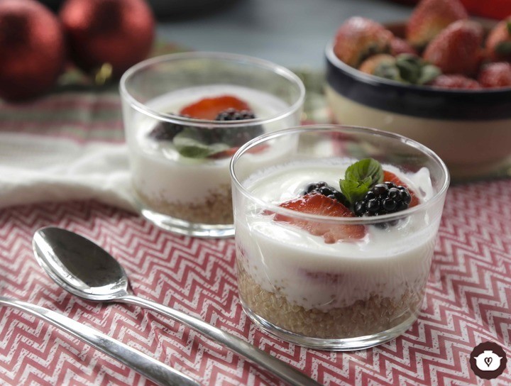 Yogur con quinoa y frutos rojos
