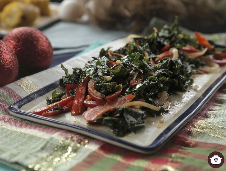 Ensalada caliente de kale con pimientos