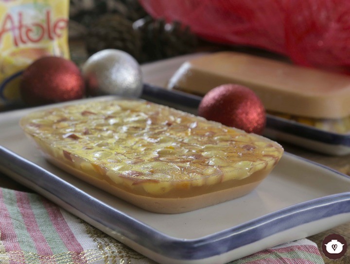 Gelatina de ponche de frutas con sangría