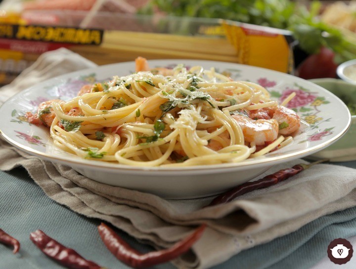 Spaghetti arrabiata con camarones