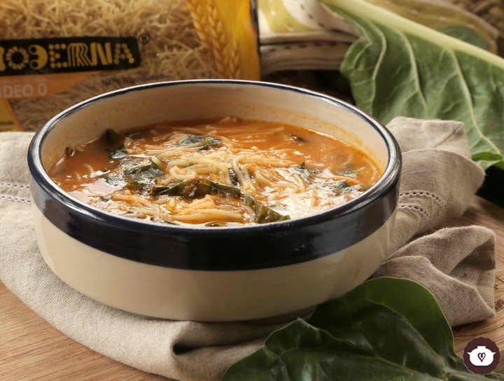 Fideos con acelga y pimientos