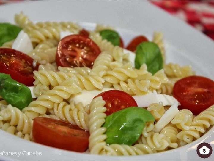 Ensalada de pasta caprese