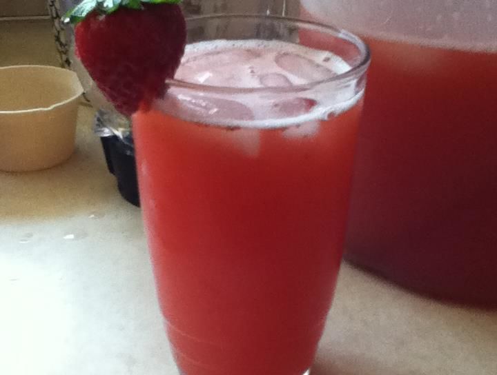 Limonada de Fresa (Strawberry Lemonade)