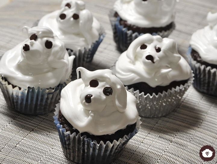 Cupcakes de chocolate con betún de merengue