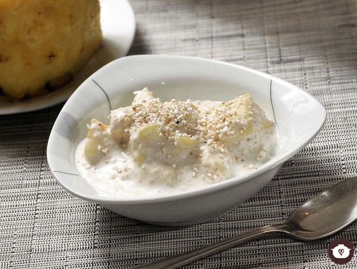 Piña con yogur y amaranto