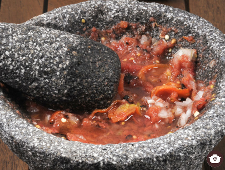 Salsa de jitomate con chile de agua