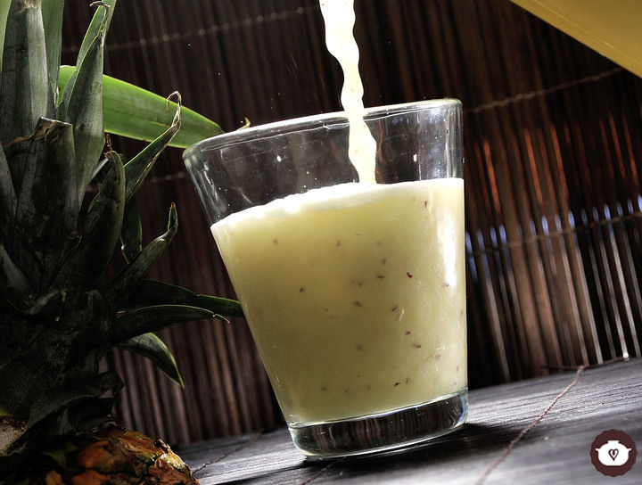 Agua de manzana, piña y apio