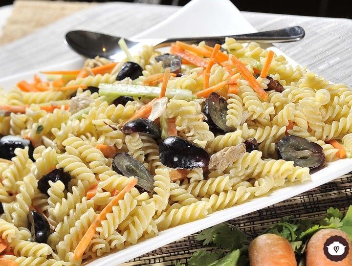 Ensalada de fusilli con pavo y verduras