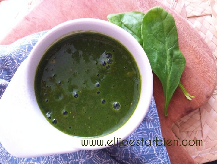 Smoothie verde color fresa