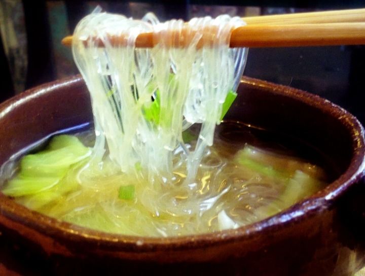 Sopa de fideos celofan
