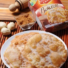 Bañarlos con azúcar y canela, o con miel de maple o jarabe de piloncillo, según su gusto. Servir.