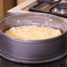 Precalentar el horno a 400°F (200 ° C), hornear a la misma temperatura durante 45 minutos, o hasta que al introducir un palillo salga limpio. S 10637 1475615699