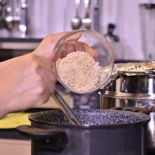Añadir el piloncillo.