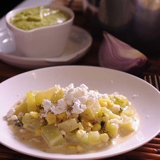 Servir espolvoreado con queso.