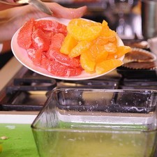 colocarlas con el jugo y revolver bien.