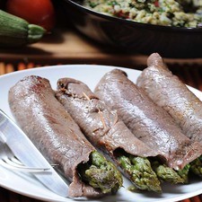 Servir calientes acompañados de arroz o ensalada.